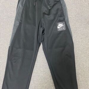 Mint condition Nike youth pants size medium 14-16